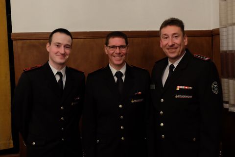 Stellv. Jugendfeuerwehrwart Sven Jaksch, Jugendfeuerwehrwart Daniel Schaaf und Kommandant Klaus Haug (von links)